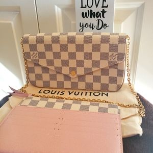 $1️⃣6️⃣0️⃣0️⃣ Louis Vuitton Felicie Pochette
